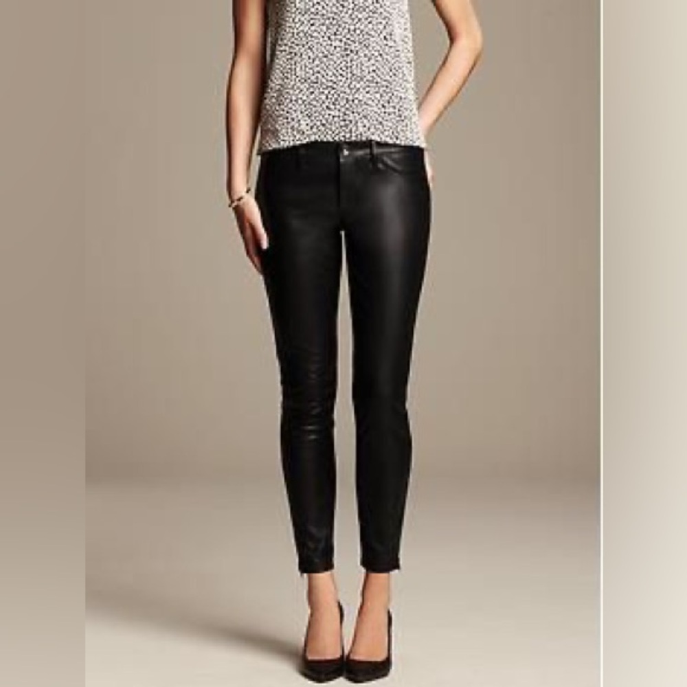 Banana Republic faux-leather front skinny ankle pants / Size 2